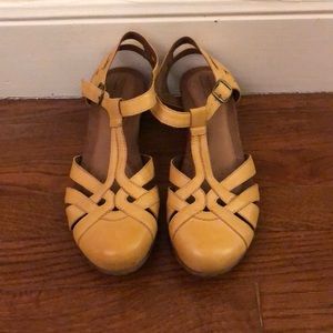 Rockport Yellow Leather T-strap Shoes